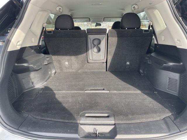 Used 2019 Nissan Rogue SV image 7