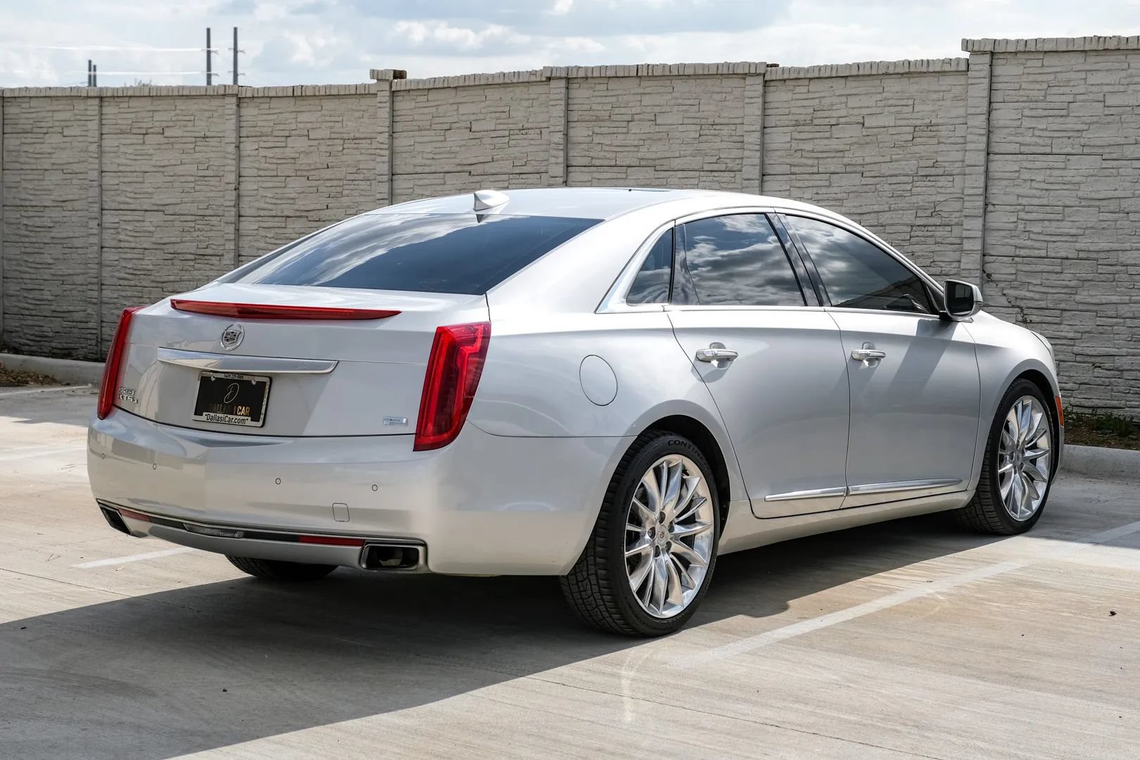 Used 2015 Cadillac XTS Platinum AWD/4WD image 6