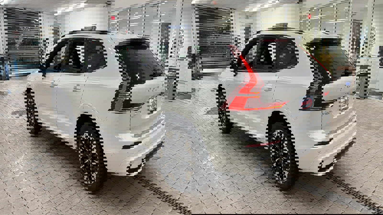 New 2026 Volvo XC60 T8 Plus w/ Protection Package Premier image 7