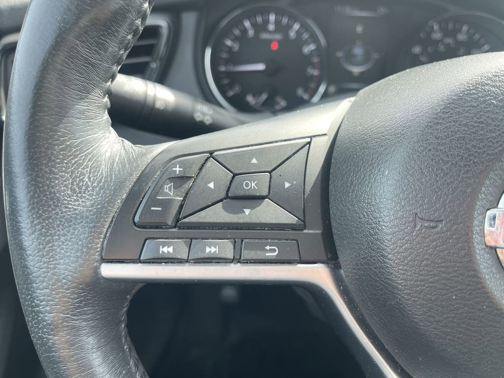 Used 2017 Nissan Rogue SL w/ SL Premium Package image 10