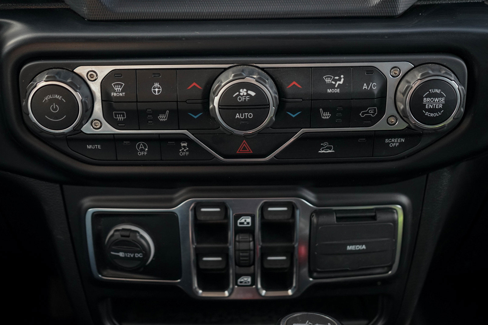 Used 2021 Jeep Wrangler Unlimited Sahara image 19