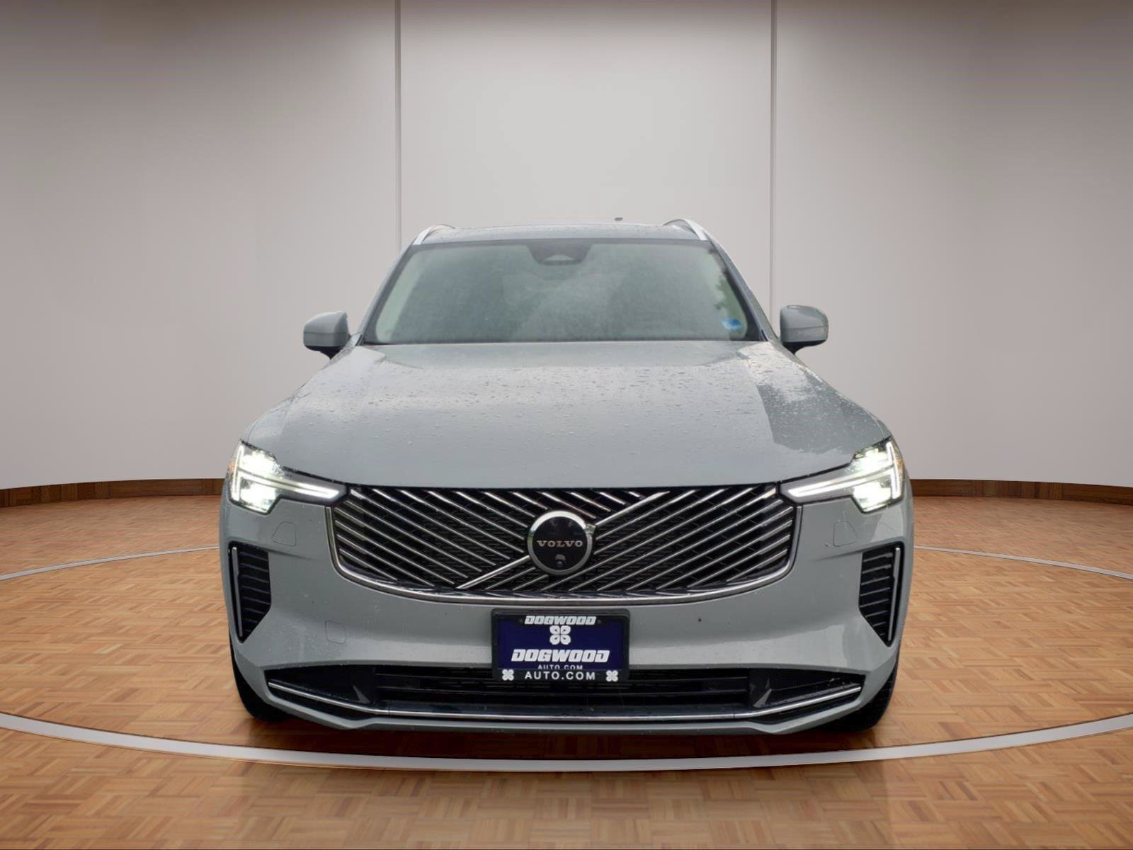 Certified 2026 Volvo XC90 B6 Plus w/ Protection Package Premier AWD/4WD image 2