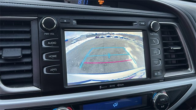 Used 2016 Toyota Highlander XLE image 13