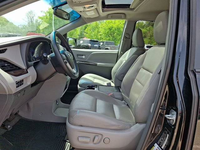 Used 2017 Toyota Sienna XLE AWD/4WD image 13