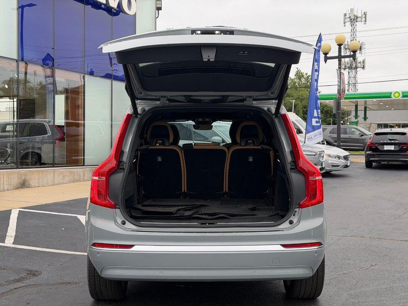 Certified 2024 Volvo XC90 B6 Ultimate w/ Lounge Package AWD/4WD image 5