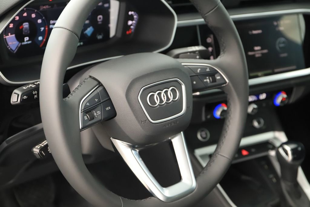 New 2025 Audi Q3 2.0T Premium image 16