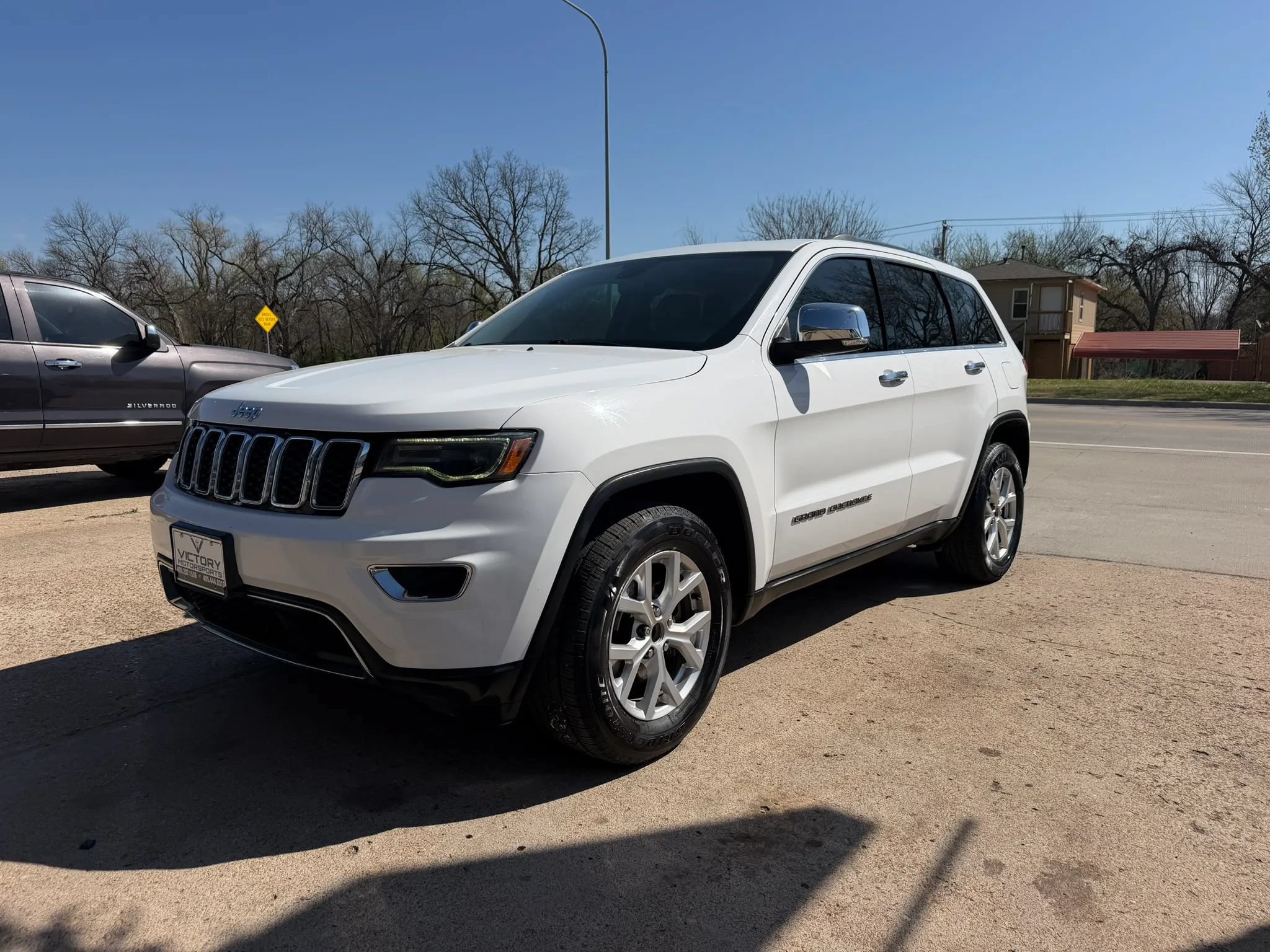 Used 2017 Jeep Grand Cherokee Limited w/ Luxury Group II RWD image 4