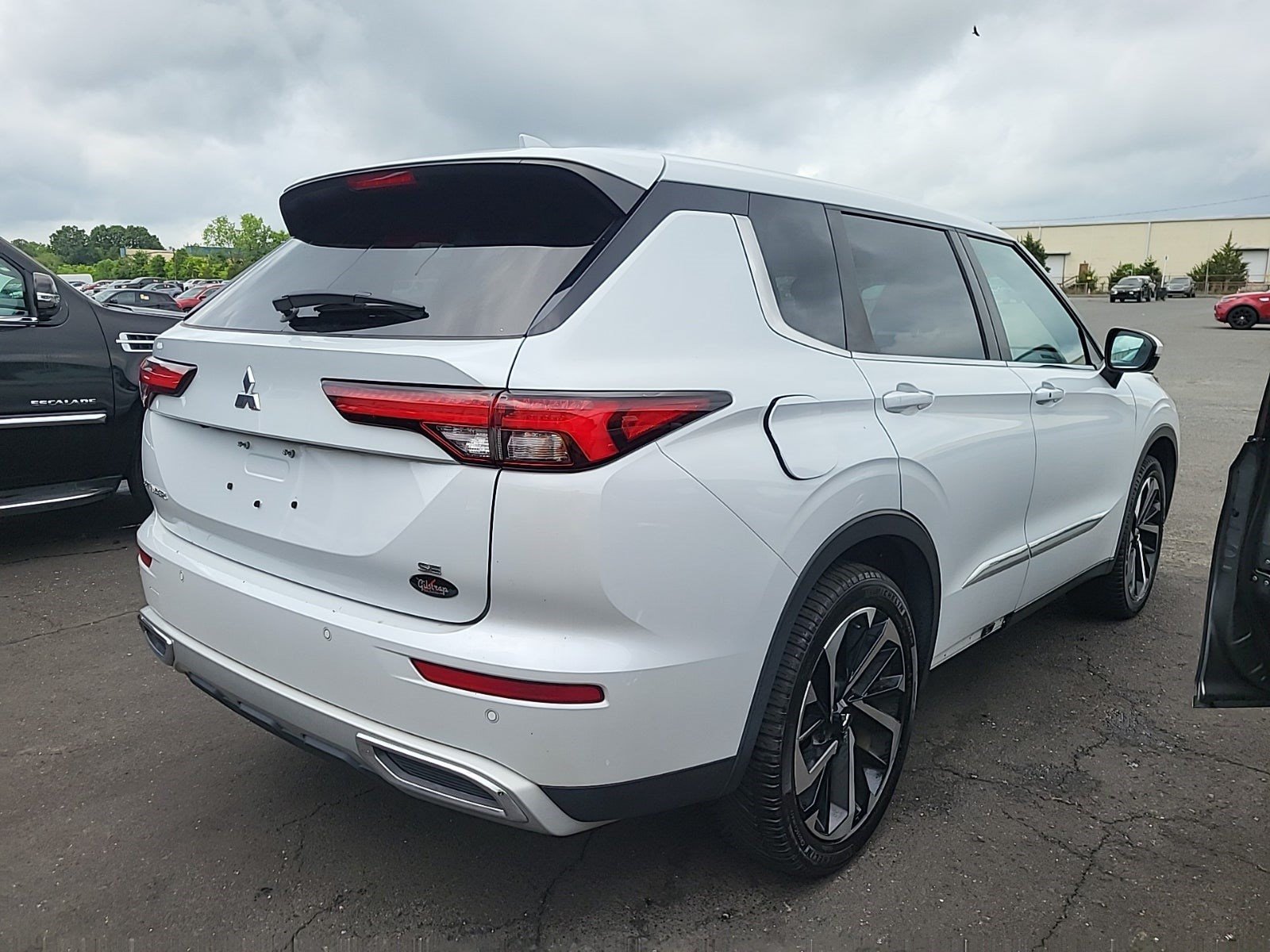 Used 2022 Mitsubishi Outlander SEL Black Edition FWD image 6