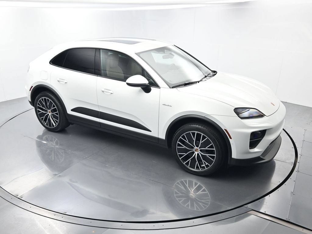 Certified 2025 Porsche Macan Electric RWD image 42