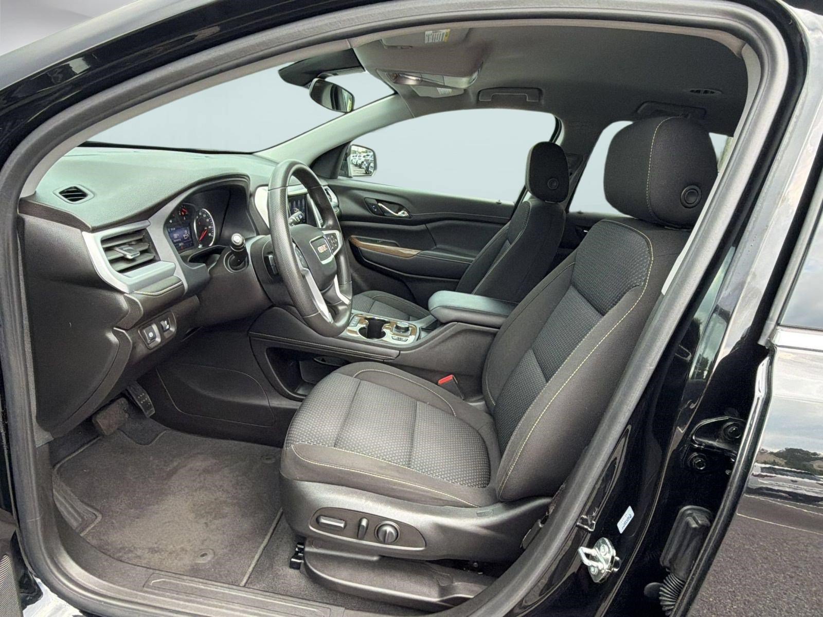 Used 2023 GMC Acadia SLE w/ Driver Convenience Package AWD/4WD image 5