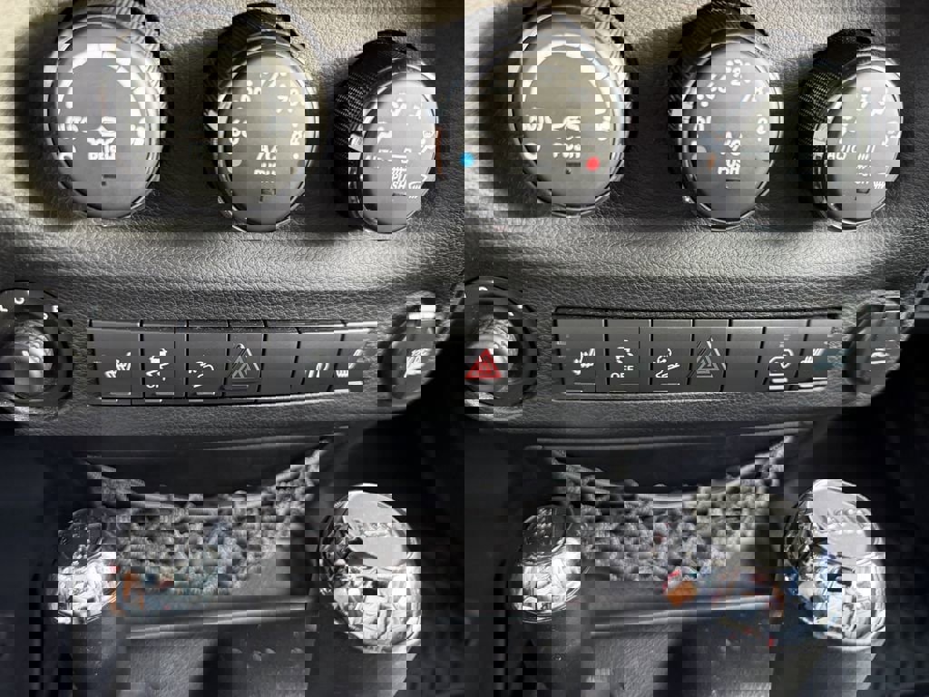 Used 2012 Jeep Wrangler Unlimited Sahara w/ Dual Top Group image 27