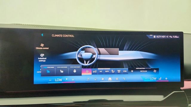 Used 2025 BMW i5 xDrive40 w/ Premium Package AWD/4WD image 53