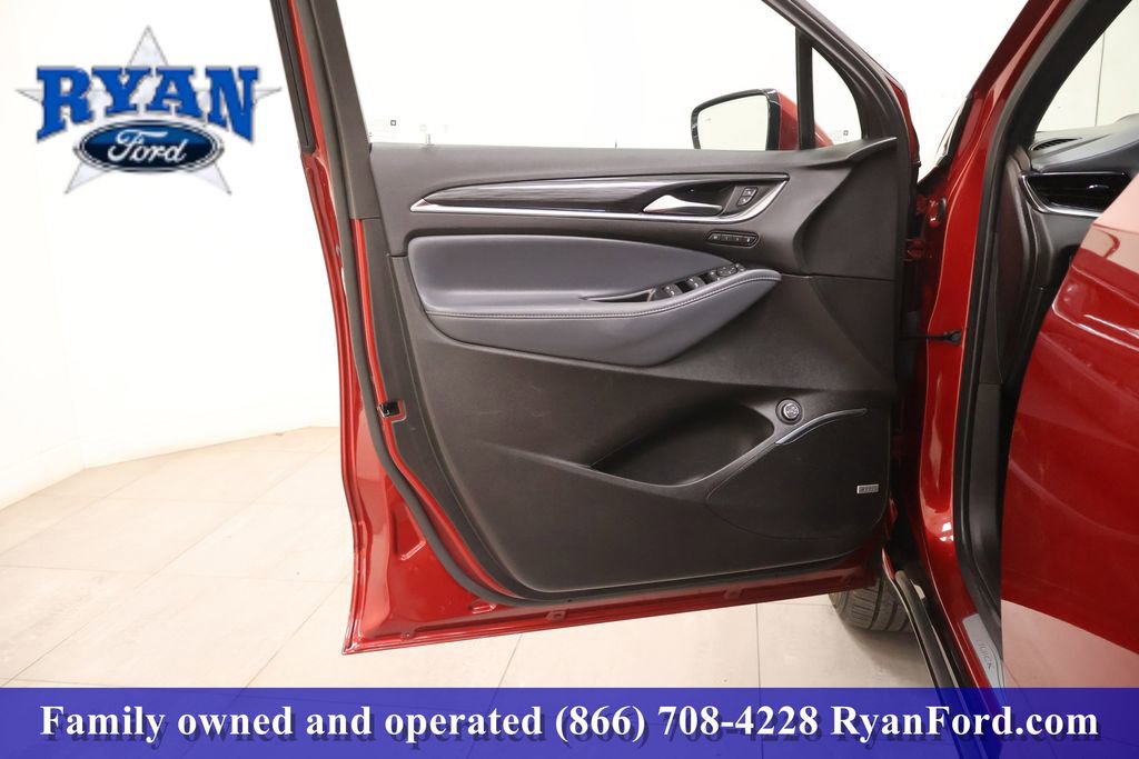 Used 2024 Buick Enclave Premium image 9