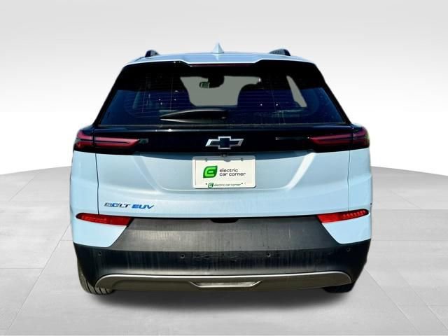 Used 2022 Chevrolet Bolt EUV LT w/ Convenience Package FWD image 5