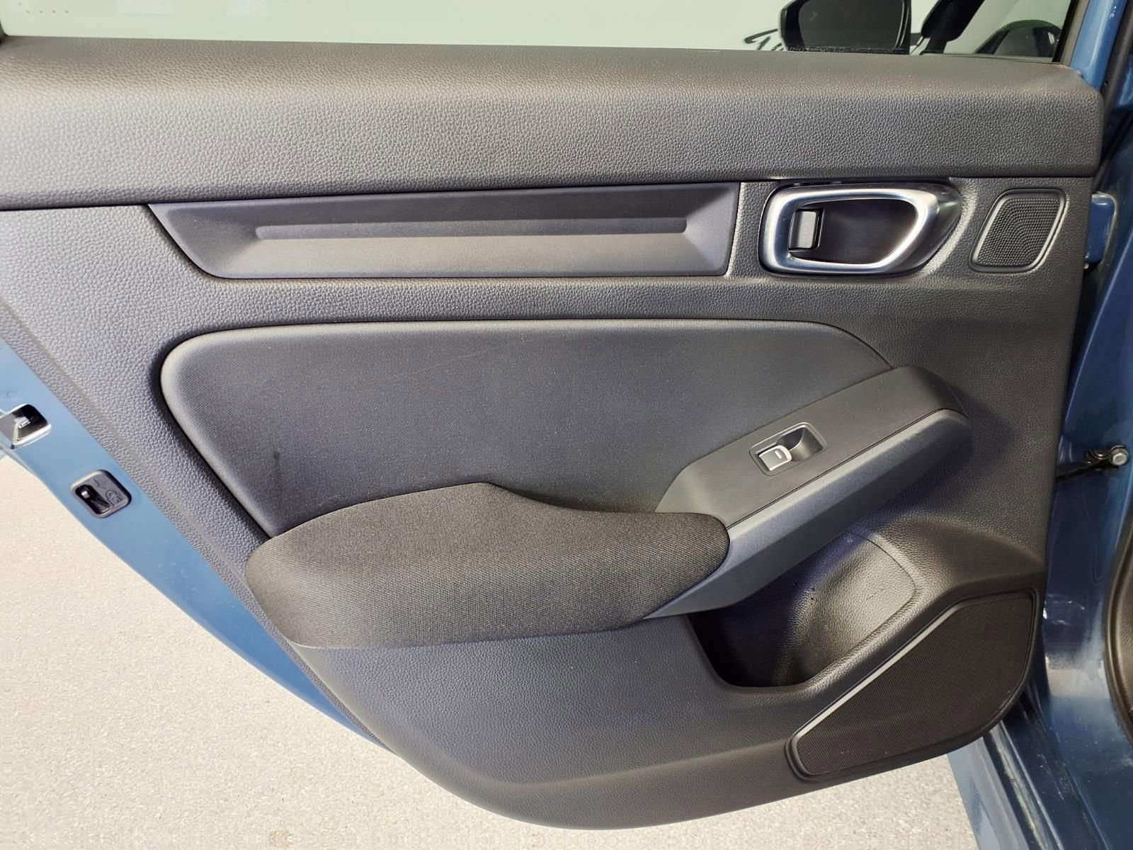 Used 2025 Honda Civic Sport image 25