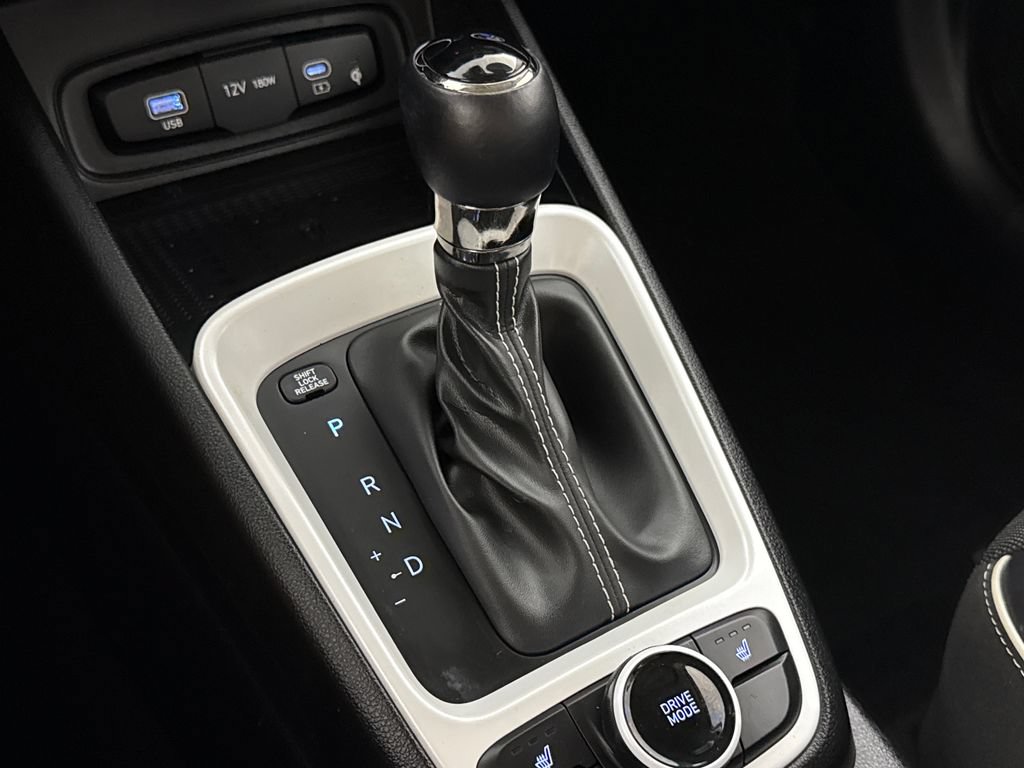 Certified 2024 Hyundai Venue Limited FWD image 23
