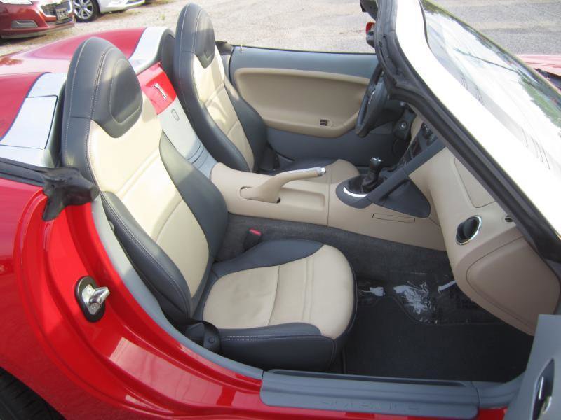 Used 2006 Pontiac Solstice Convertible w/ Premium Package RWD image 18