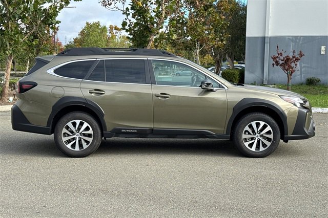 Used 2025 Subaru Outback Premium w/ Popular Package #1 image 3