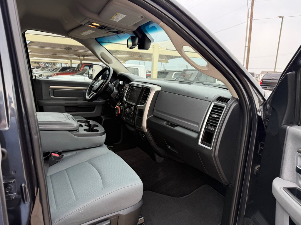 Used 2017 RAM 2500 SLT w/ Luxury Group AWD/4WD image 19