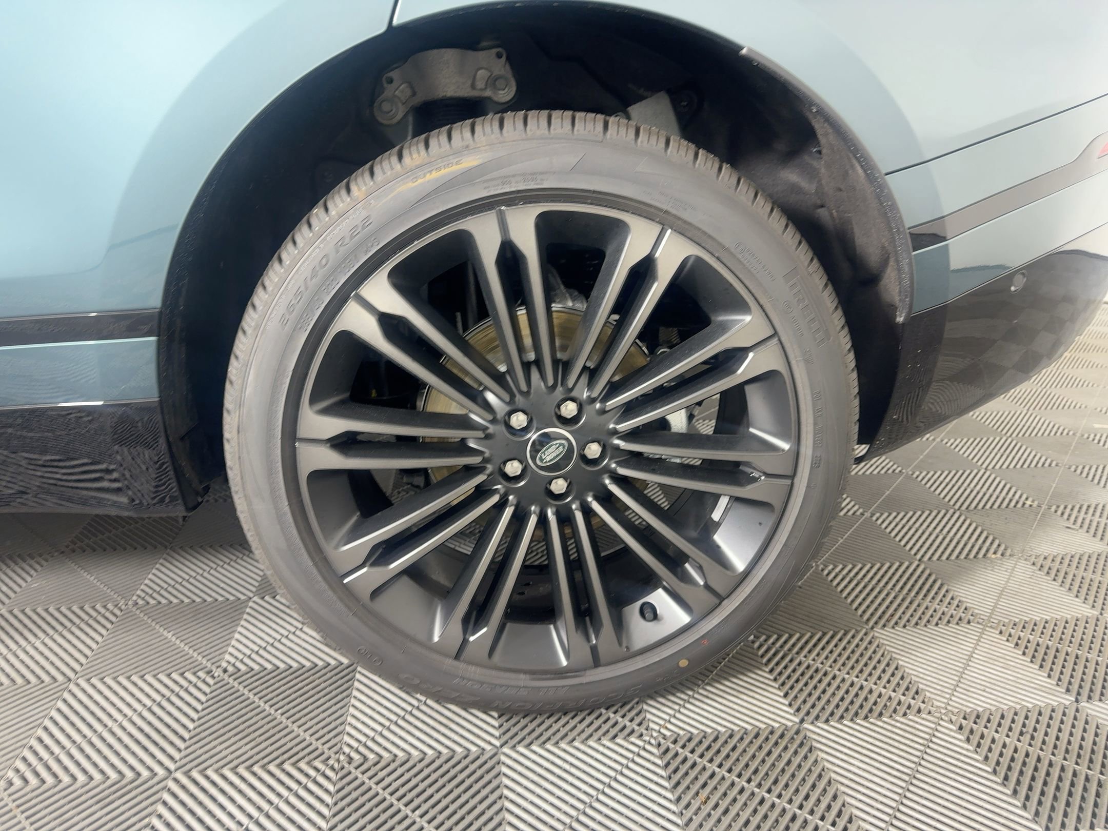 New 2026 Land Rover Range Rover Velar Dynamic SE AWD/4WD image 12