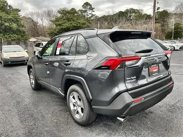 Used 2025 Toyota RAV4 XLE AWD/4WD image 15