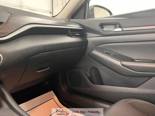 Used 2025 Nissan Altima 2.5 SV FWD image 44