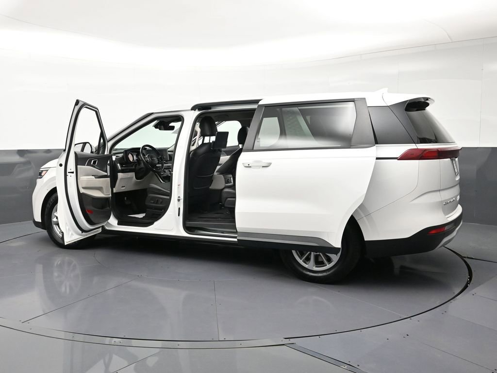 Used 2022 Kia Carnival LX FWD image 36
