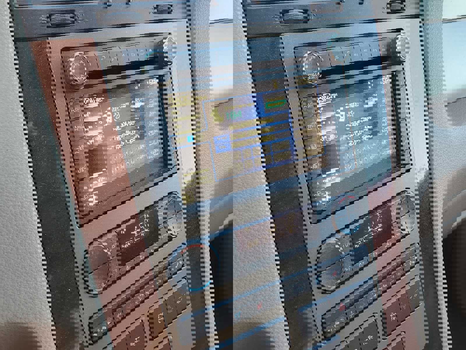 Used 2012 Lincoln Navigator 4WD image 21