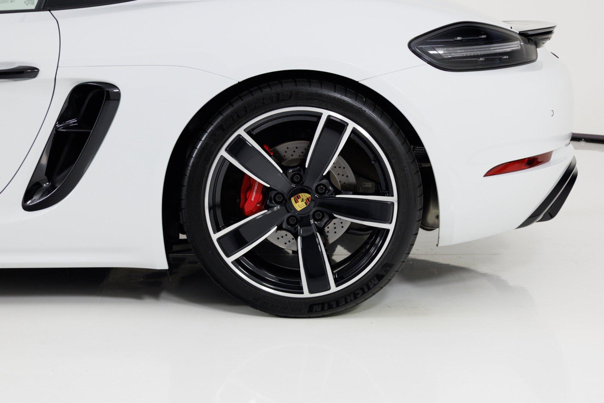 Used 2022 Porsche 718 Cayman GTS RWD image 10