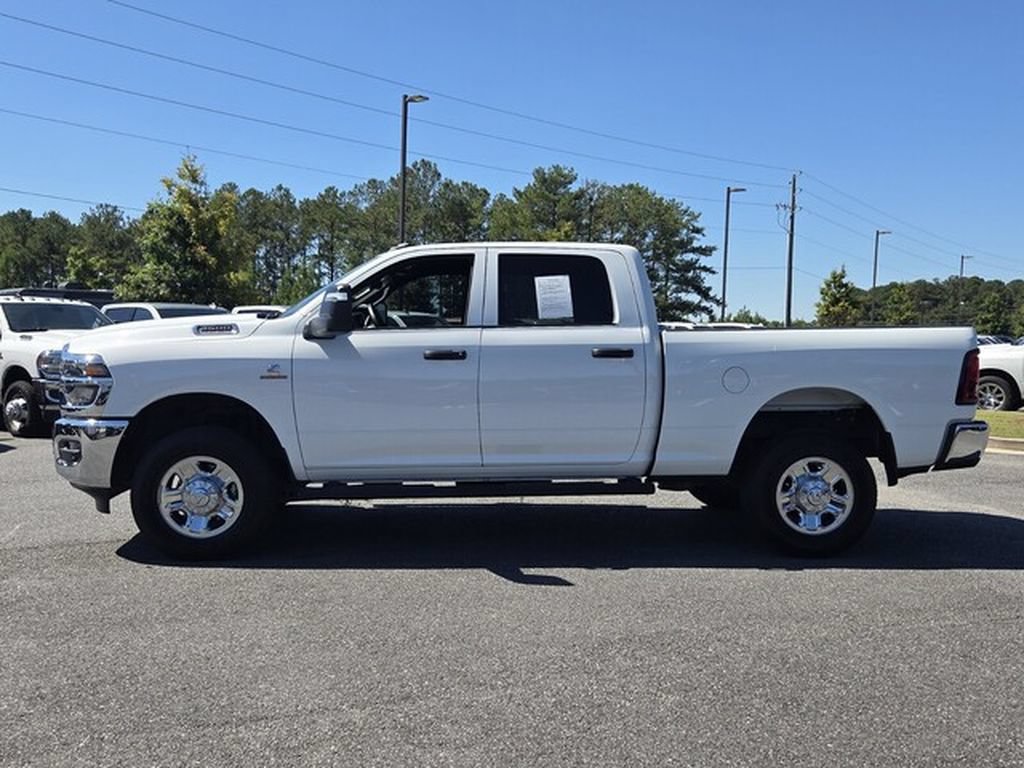 Used 2022 RAM 2500 Tradesman w/ Chrome Appearance Group AWD/4WD image 2
