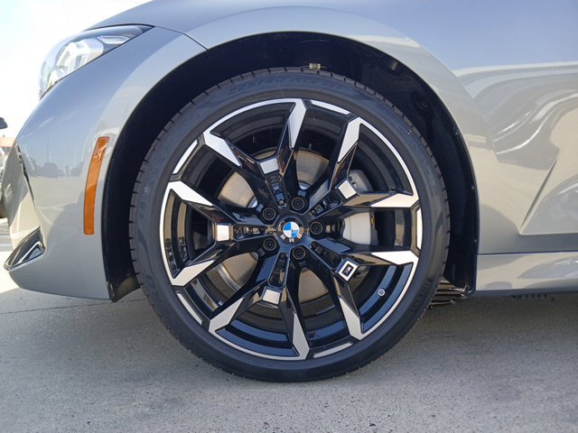 New 2026 BMW 330i Sedan w/ M Sport Package RWD image 5
