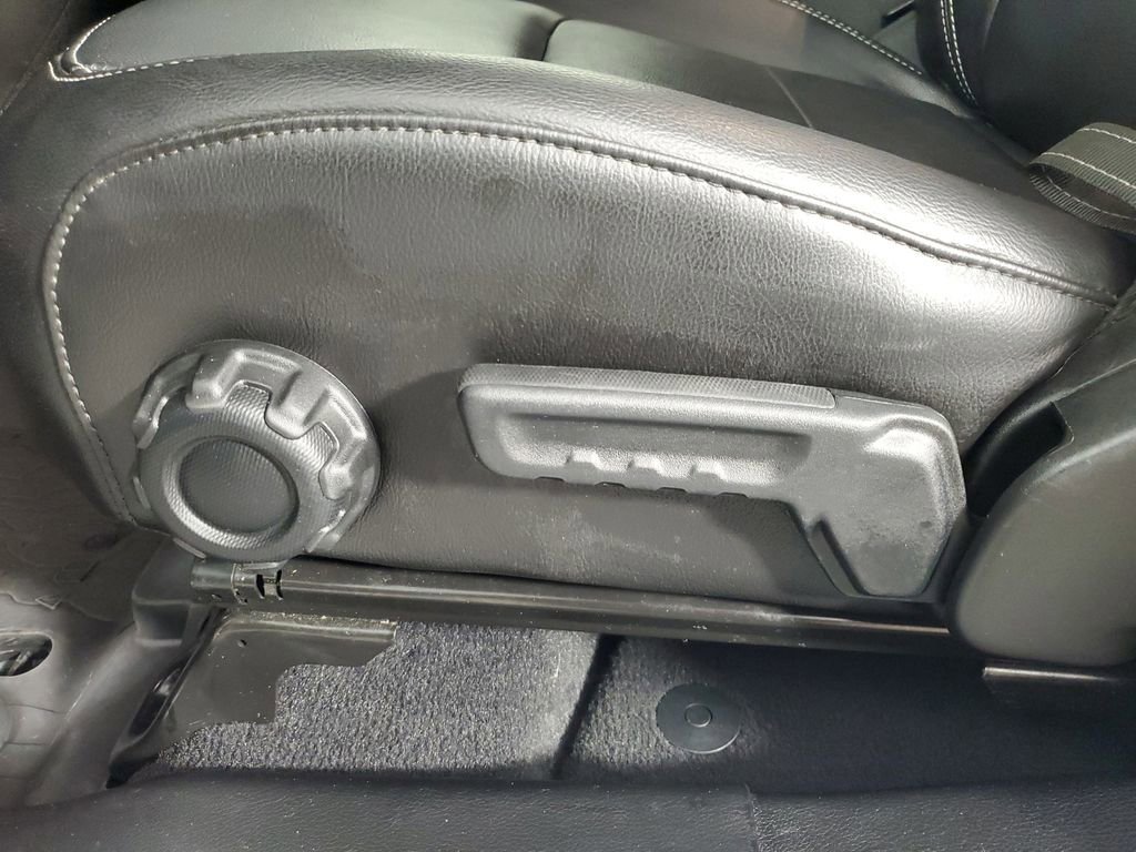 Used 2023 Jeep Wrangler Unlimited Sahara w/ Cold Weather Group image 19