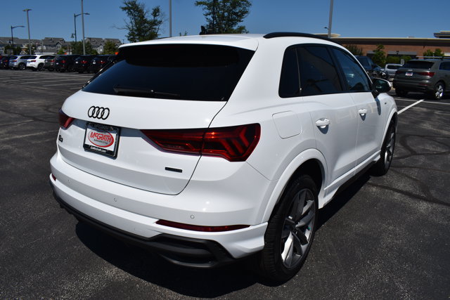 Used 2025 Audi Q3 2.0T Premium w/ Convenience Package AWD/4WD image 7