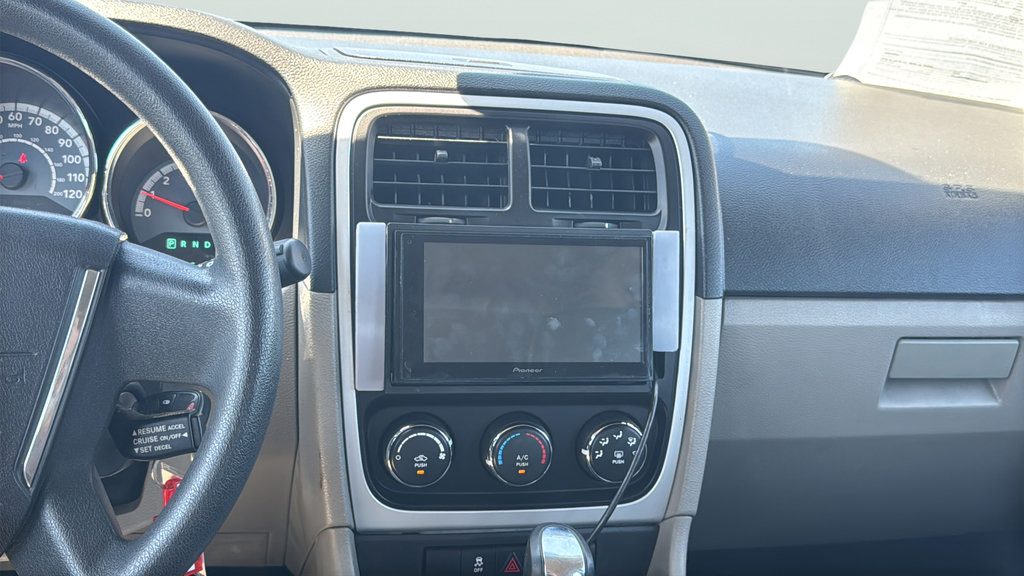 Used 2012 Dodge Caliber SXT FWD image 22