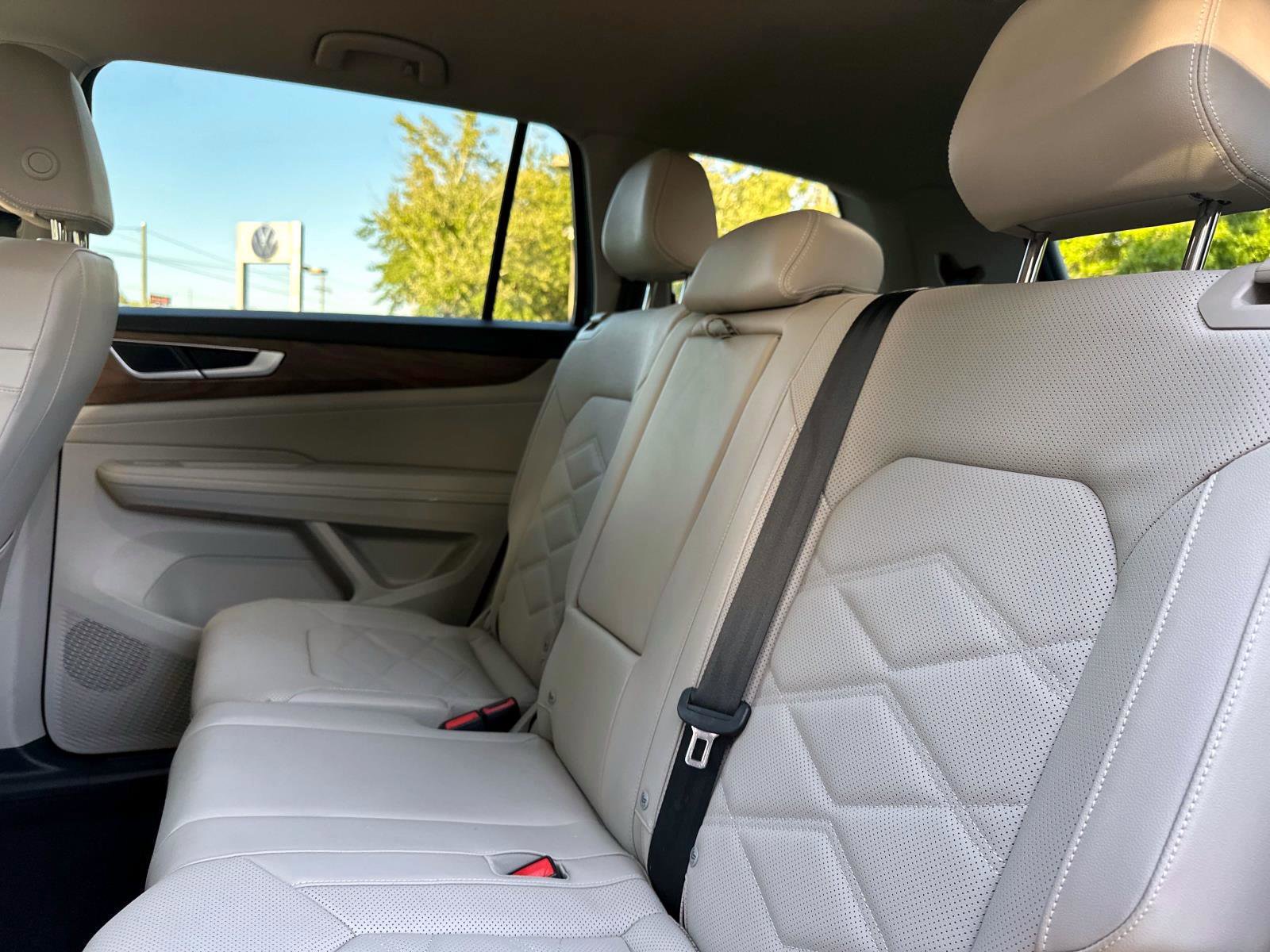 Certified 2025 Volkswagen Atlas SE image 44