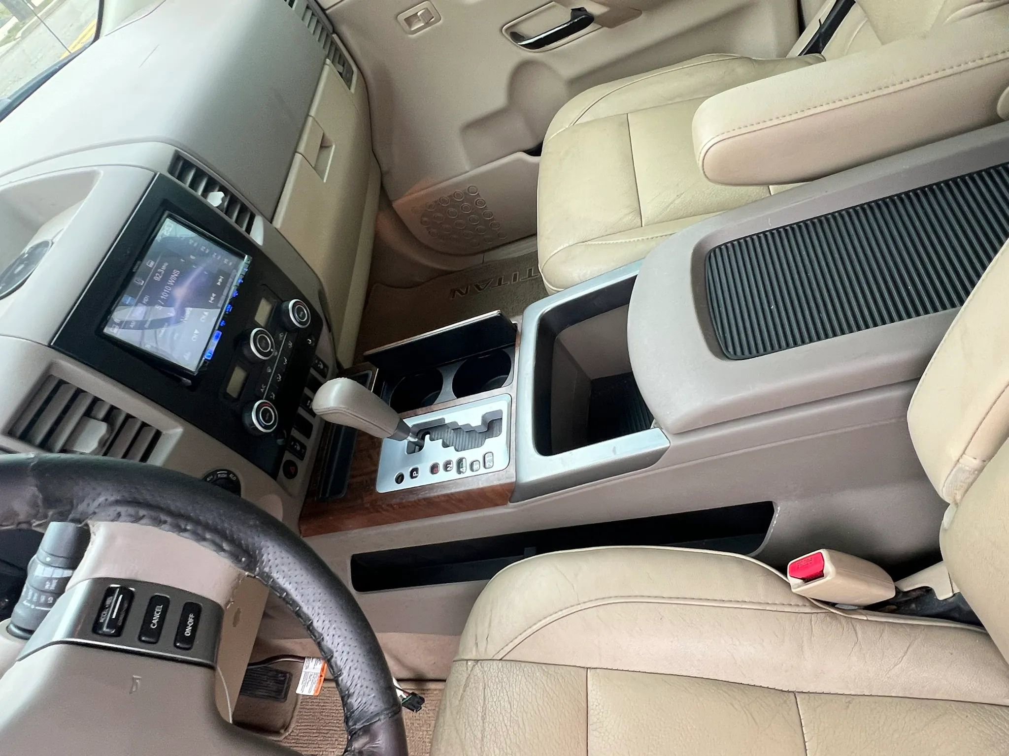 Used 2008 Nissan Titan LE w/ Tow Pkg image 23