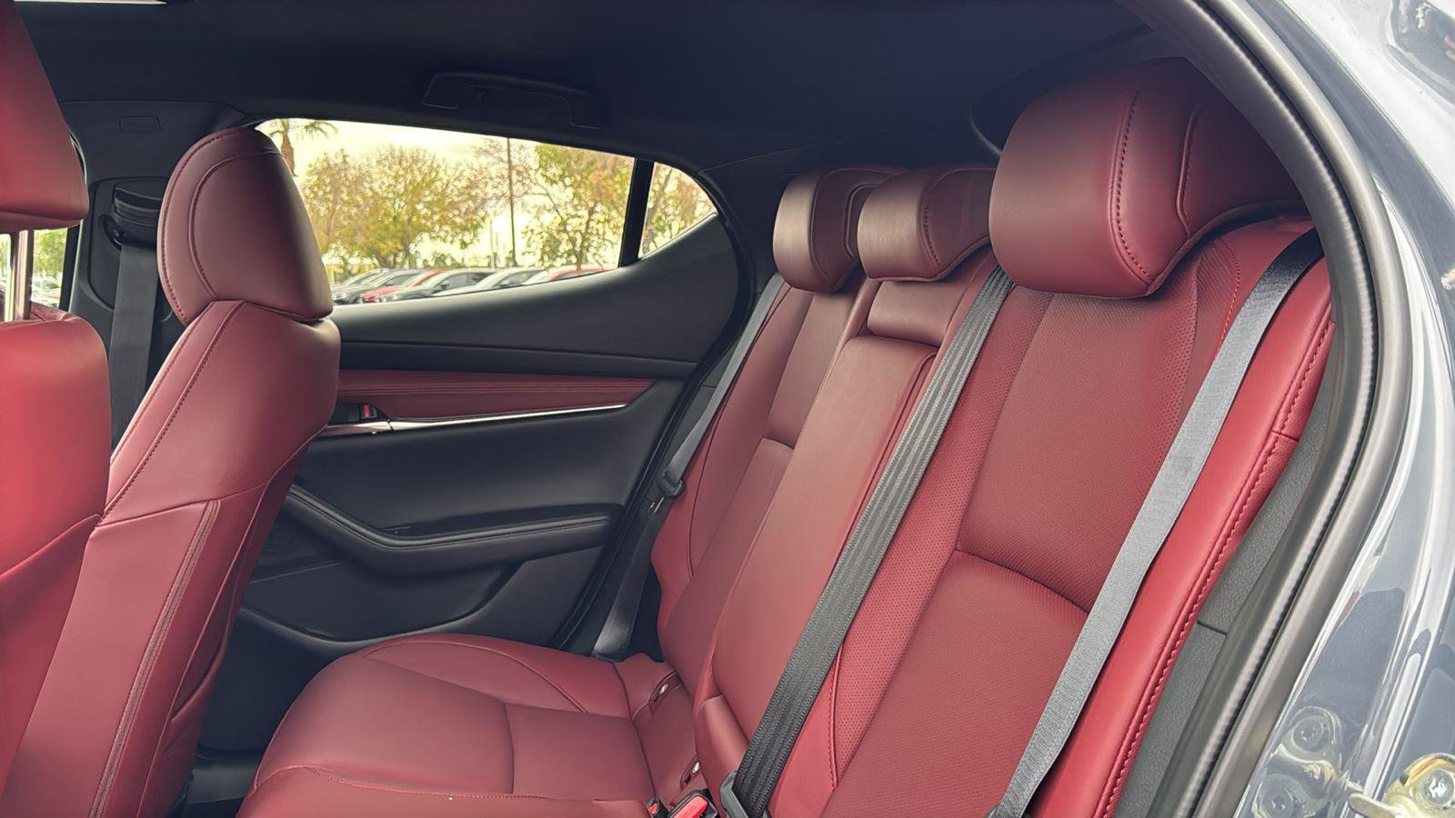 New 2026 MAZDA MAZDA3 Hatchback w/Premium Plus Pkg image 24