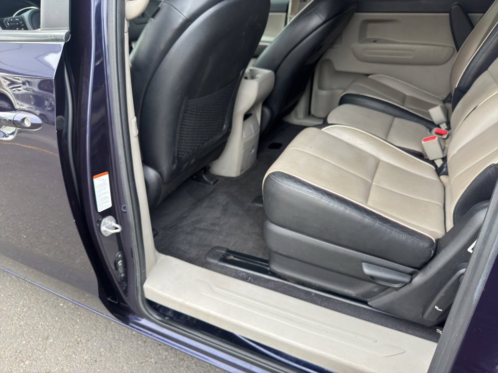 Used 2019 Kia Sedona EX image 9