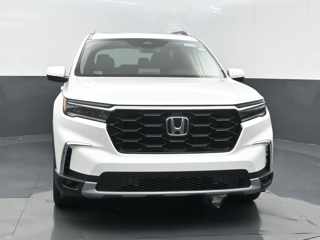 New 2025 Honda Pilot Touring image 4