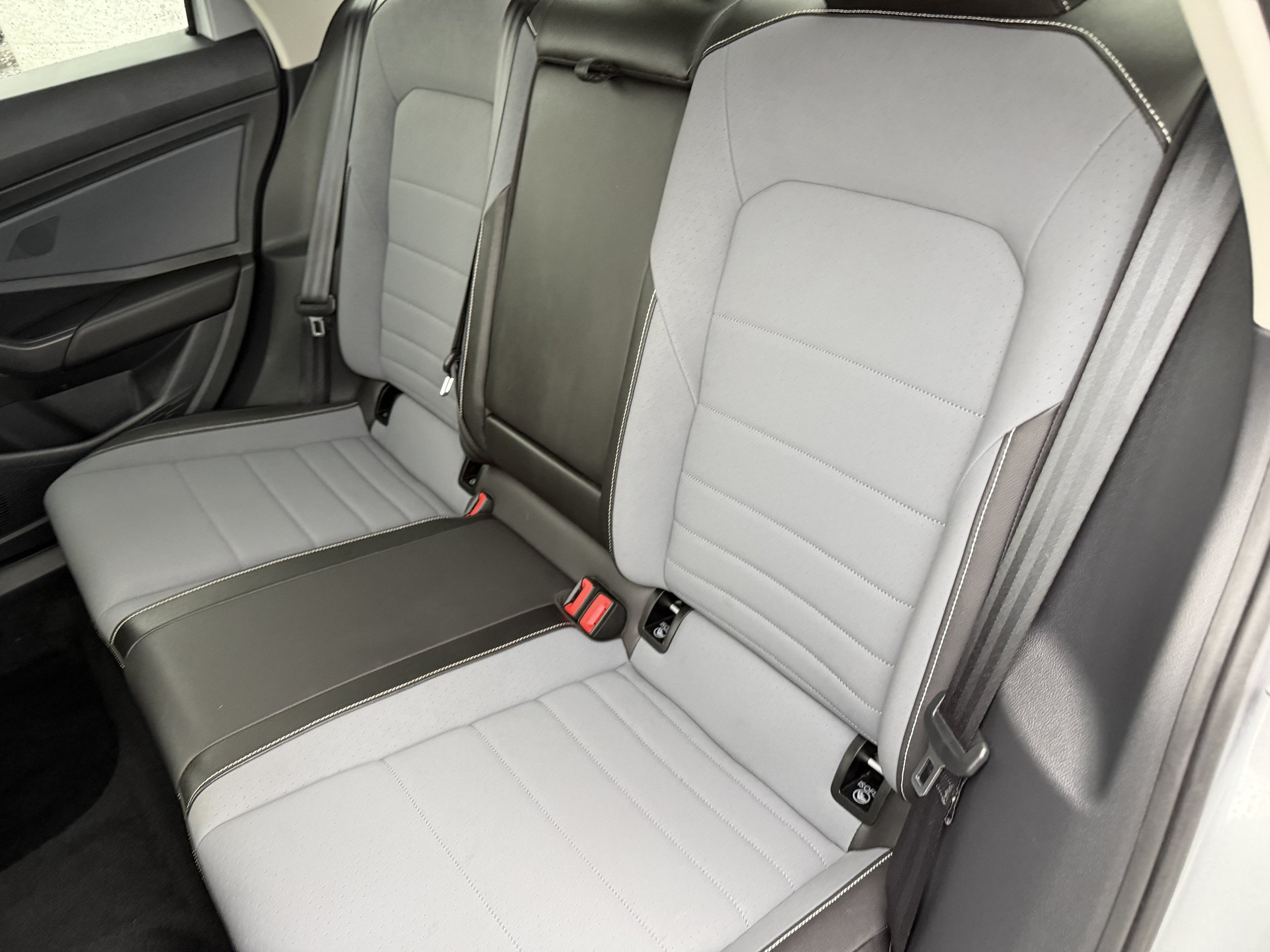 Used 2025 Volkswagen Jetta SE FWD image 26