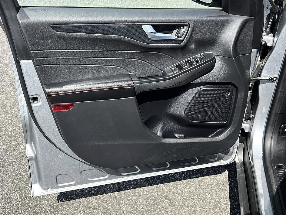Used 2024 Ford Escape ST-Line image 19