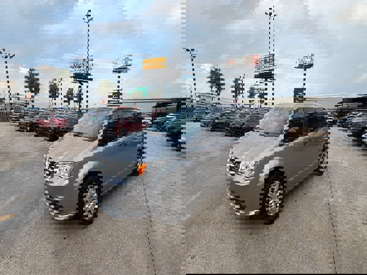 Used 2019 Dodge Grand Caravan SE image 6