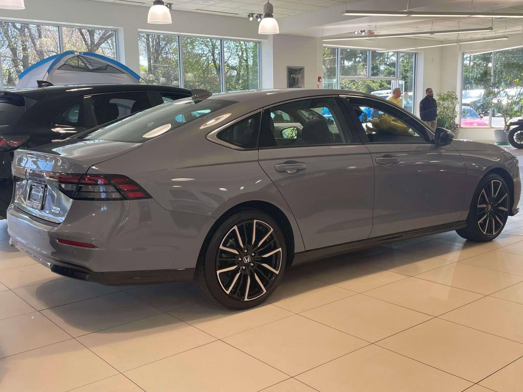 Certified 2023 Honda Accord Touring image 4