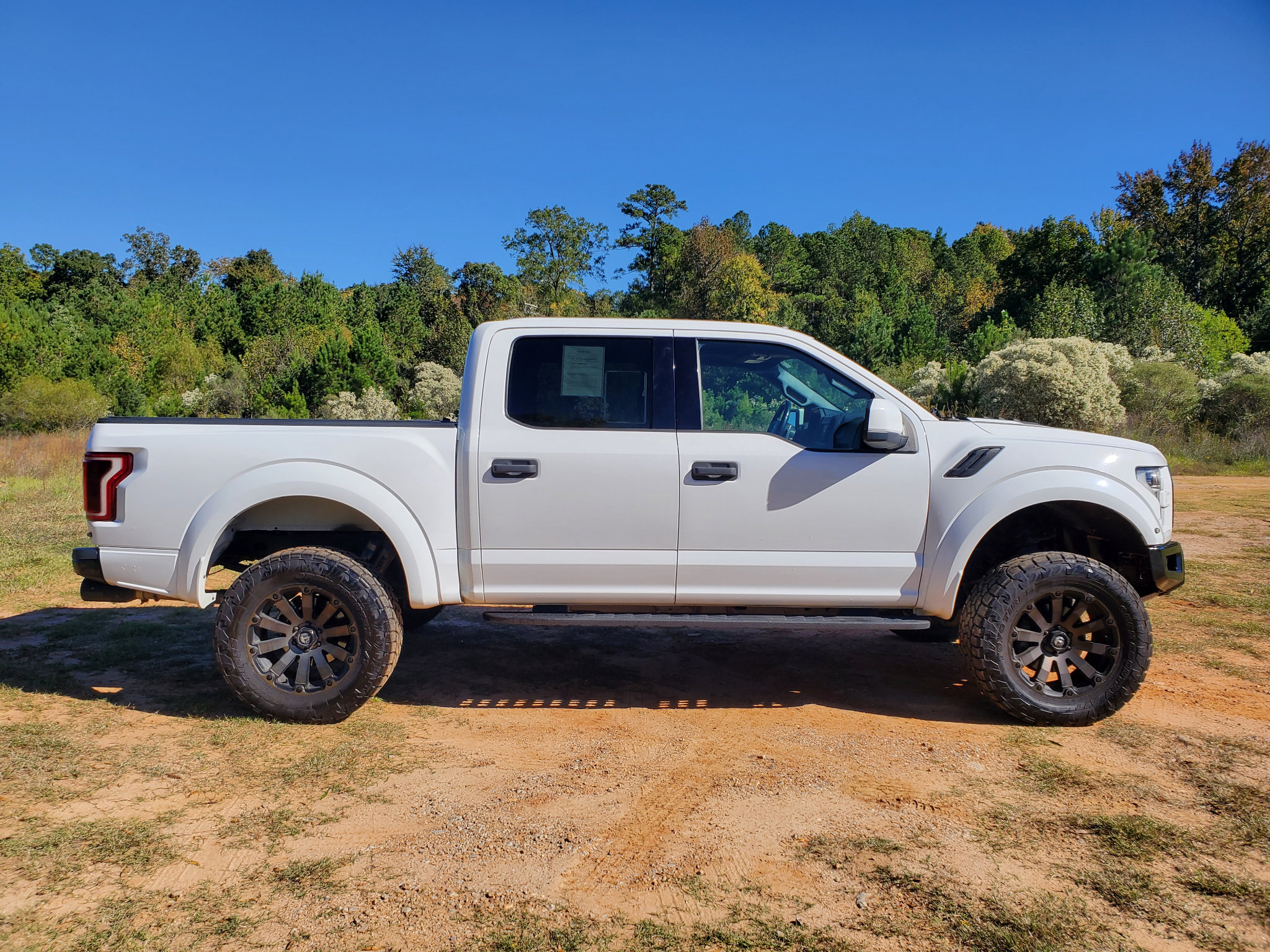 Used 2018 Ford F150 Raptor w/ Equipment Group 801A Mid image 16