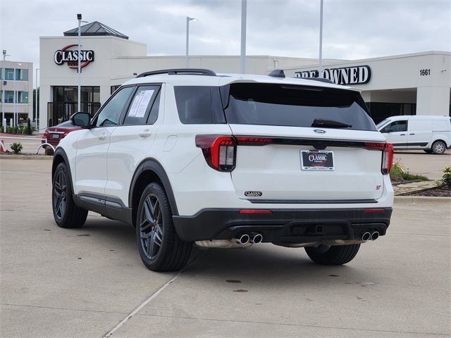 Used 2025 Ford Explorer ST RWD image 3
