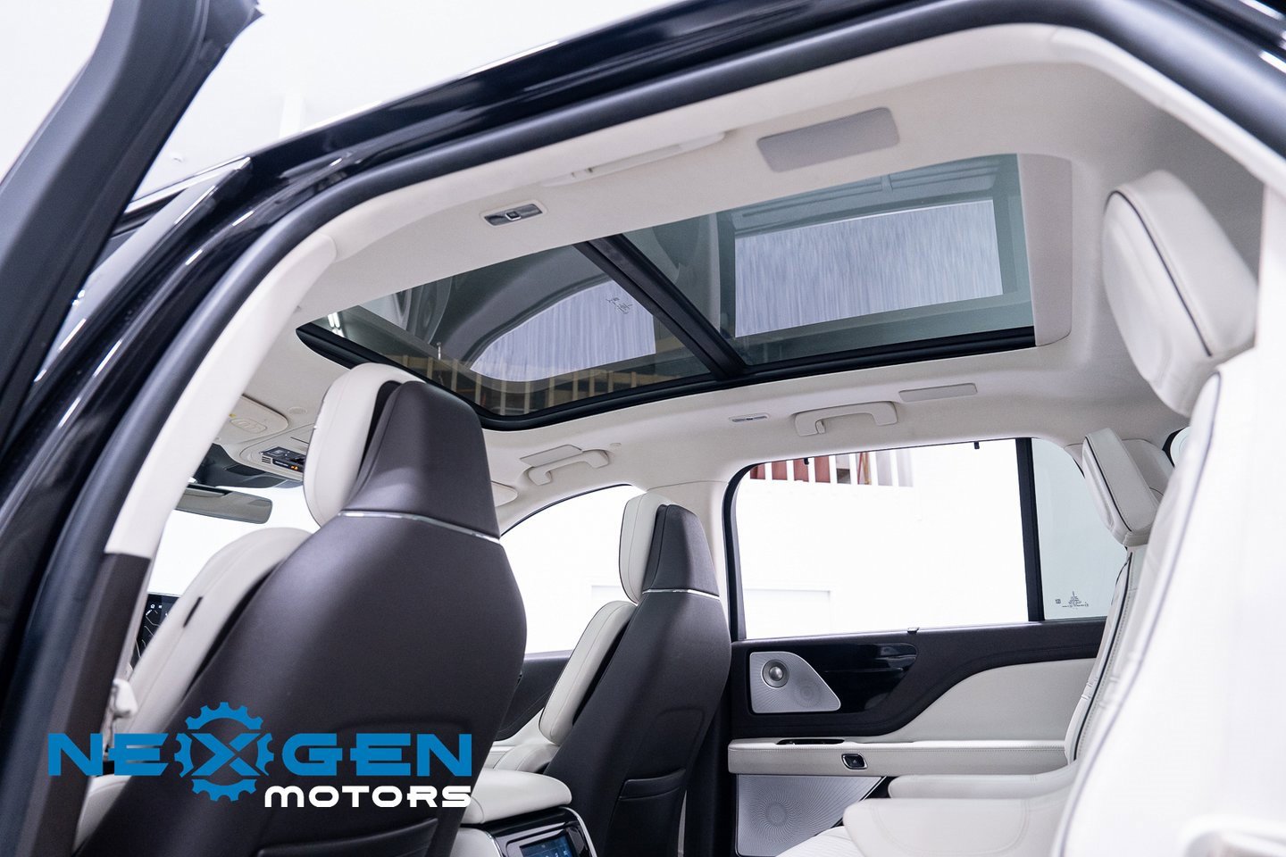 Used 2022 Lincoln Aviator Black Label w/ Dynamic Handling Package image 29