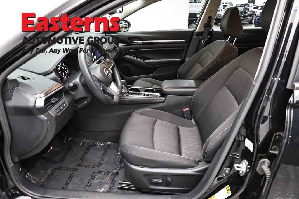 Used 2023 Nissan Altima 2.5 SV AWD/4WD image 14