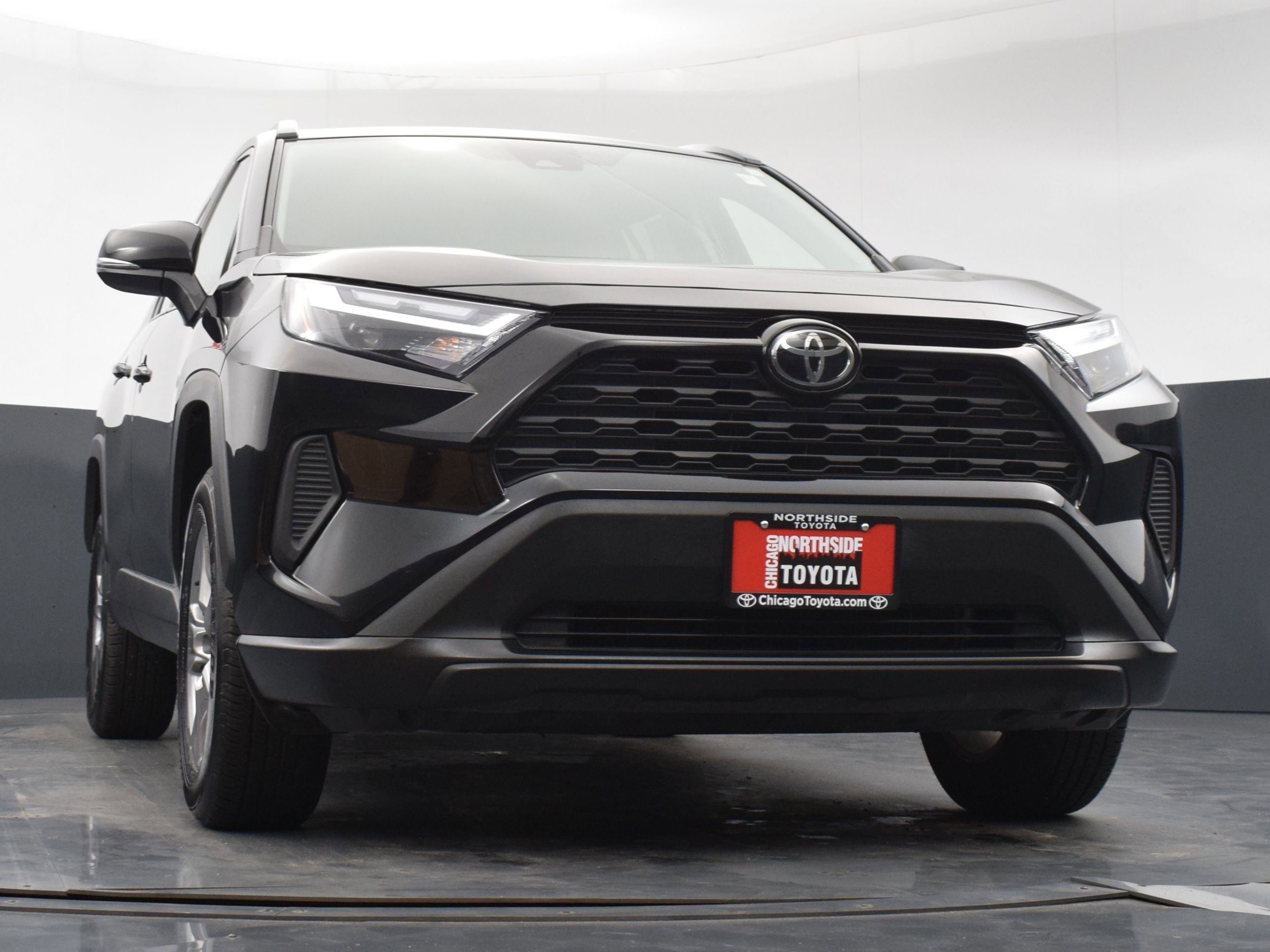 Used 2025 Toyota RAV4 XLE FWD image 28