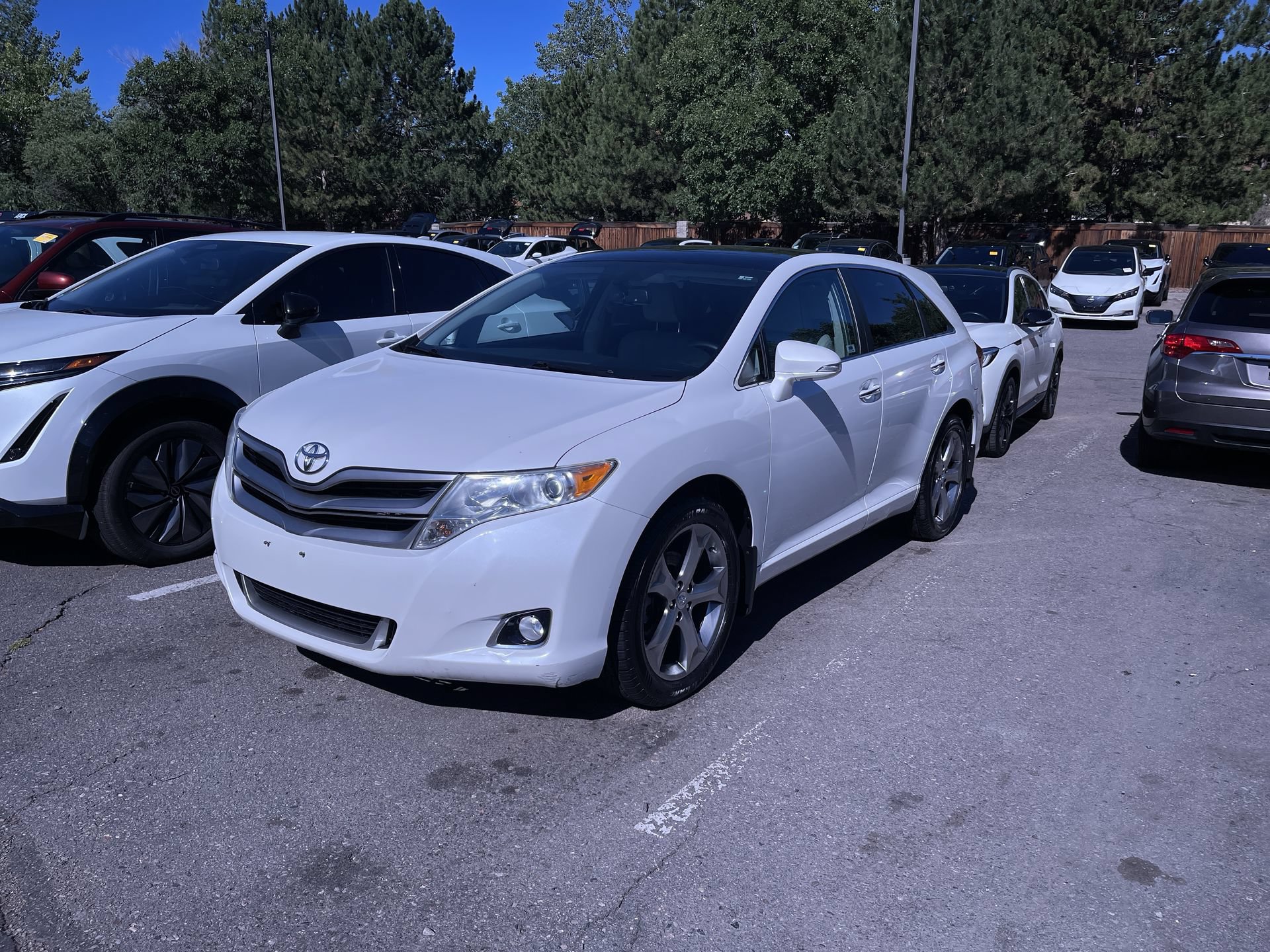 Used 2013 Toyota Venza XLE w/ XLE Premium Pkg AWD/4WD image 2