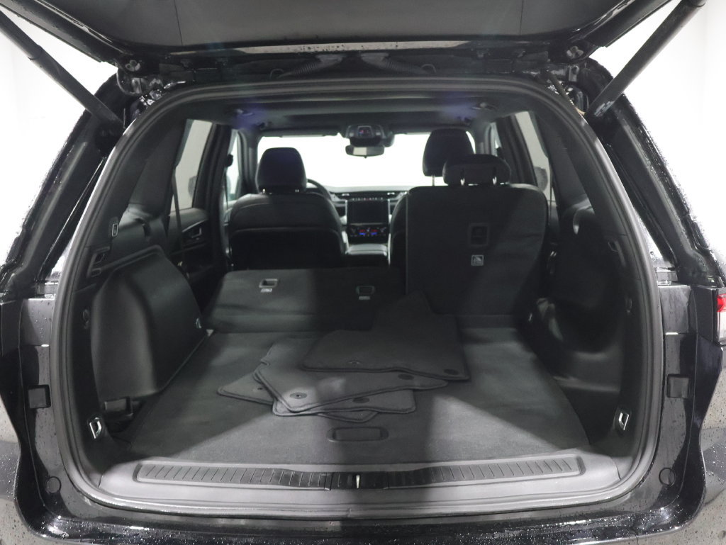 Used 2023 Jeep Grand Cherokee Altitude AWD/4WD image 5